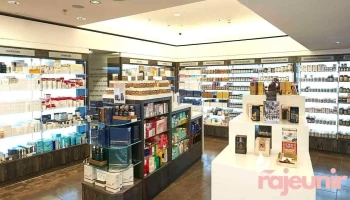 Harrods Pharmacy - 135 Brompton Rd