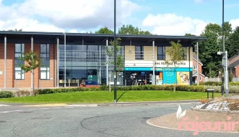 Rowlands Pharmacy Oldham - Lees