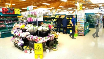 Tesco Superstore - Lanark