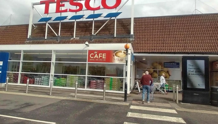 Tesco Extra -  Area - Perth