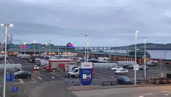 Tesco Extra -  Videos - Dundee
