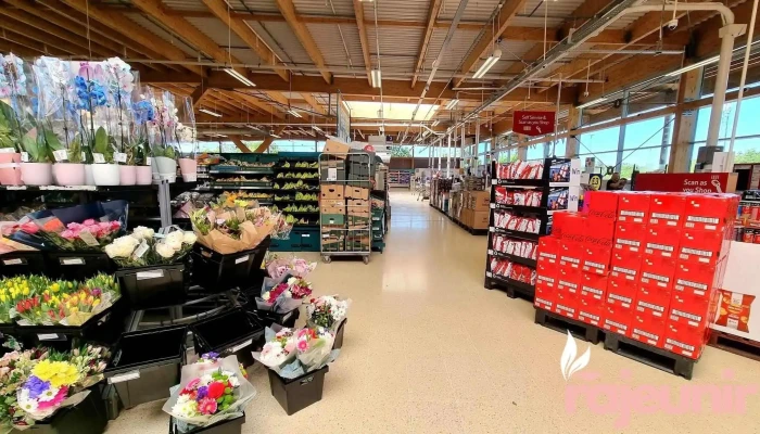 Tesco Superstore -  Inside - Lanark