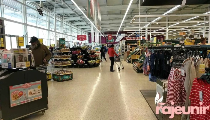 Tesco Superstore -  Inside - Perth