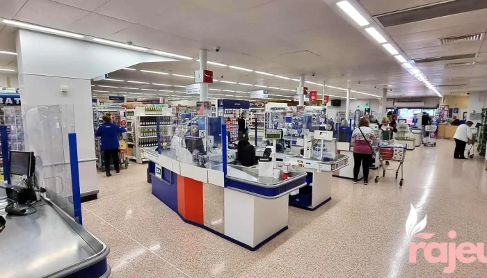 Tesco Superstore -  Inside - Dunfermline