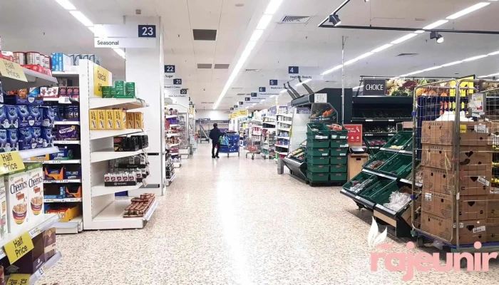 Tesco Superstore - London Rd