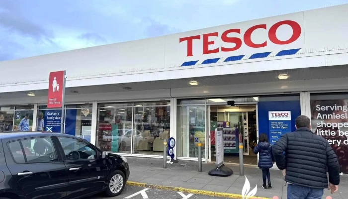 Tesco Superstore -  Parking - Glasgow