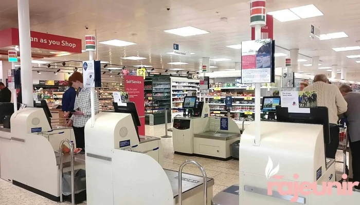 Tesco Superstore - Stratford Rd