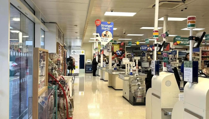 Tesco Superstore -  Videos - Glasgow